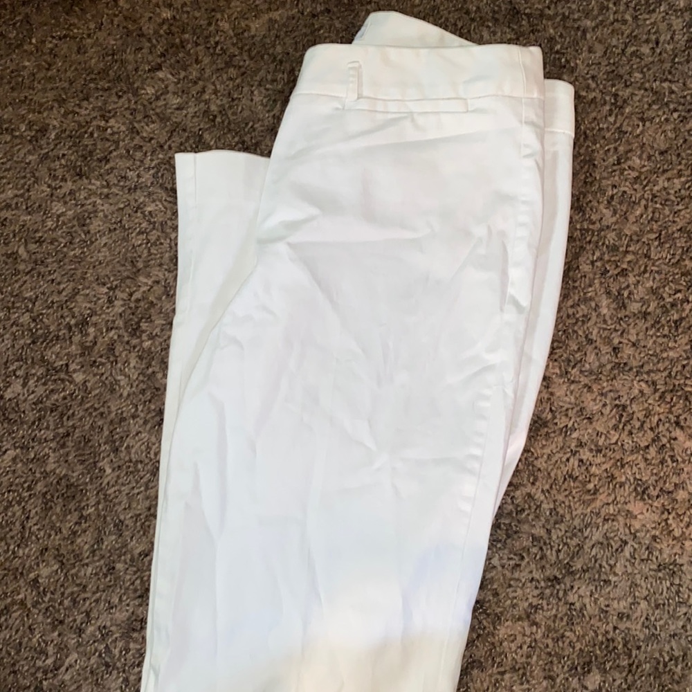 Womens white jeans✨